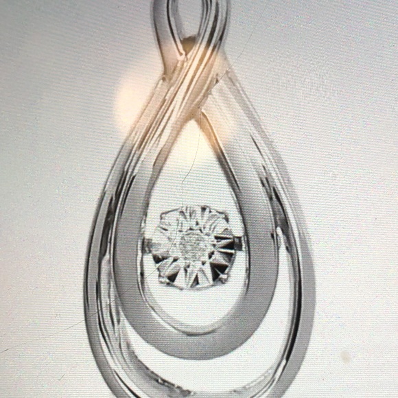 Diamond Pendant & Necklace - Picture 2 of 7